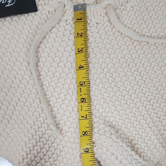 Cream Knit Boho Beachy Women's Shorts With Drawstring Size S/M NWT - Picture 3 of 6